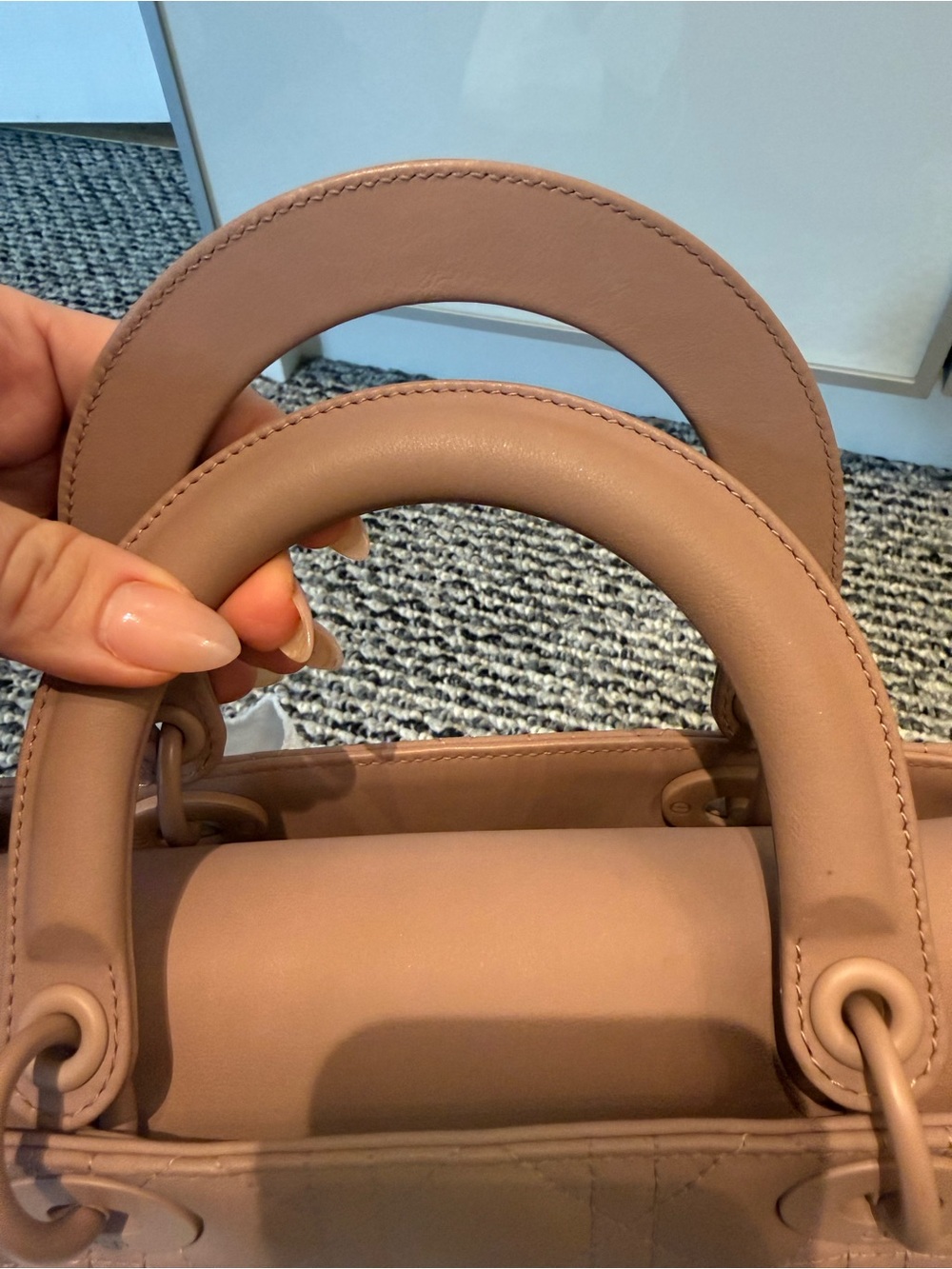 Dior LADY Dior medium ultra matte Cannage quilted calfskin handbag - Picture 11 of 16